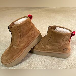 UGG Neumal Platform Zip